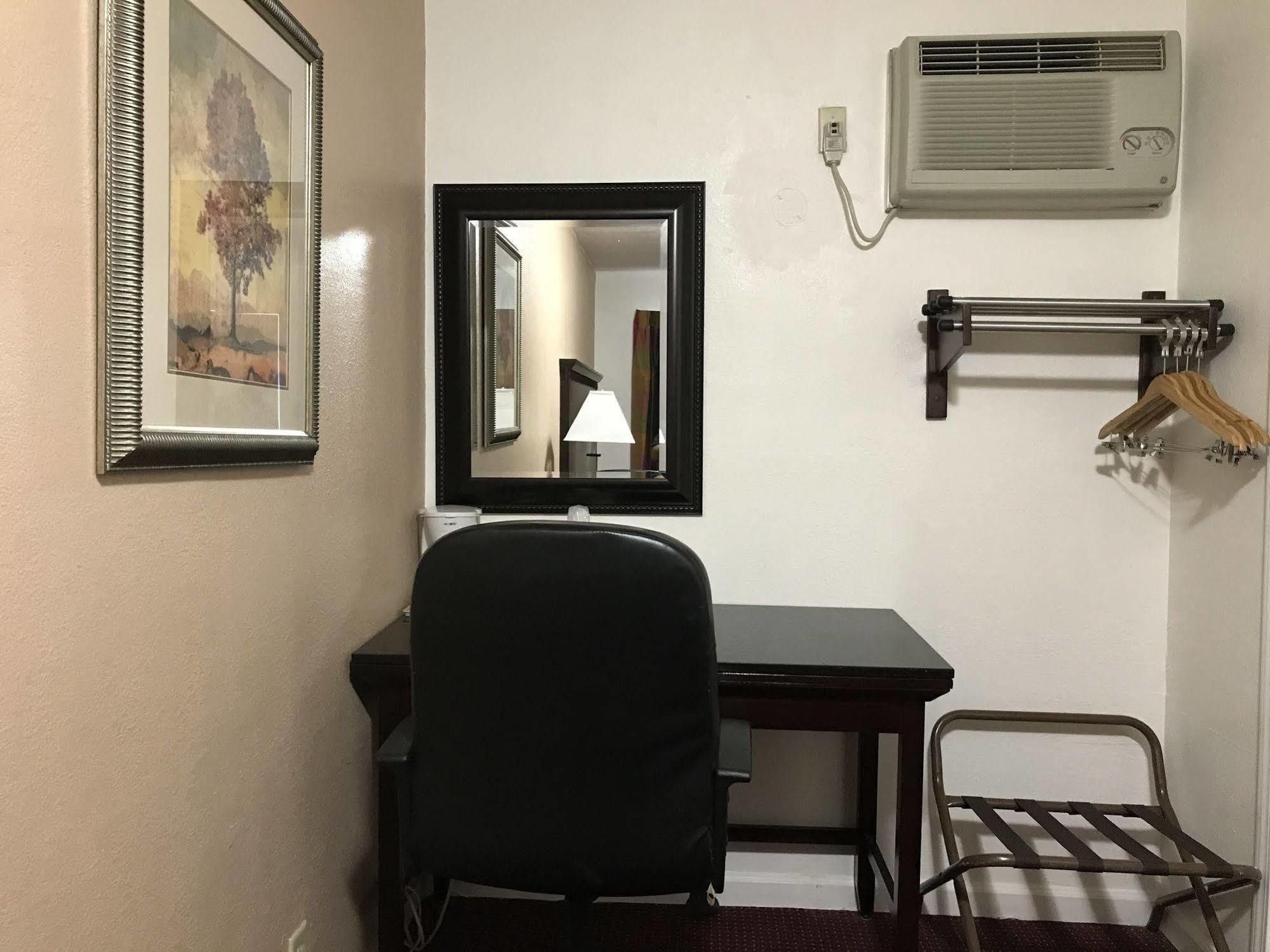 Town House Motel Weed