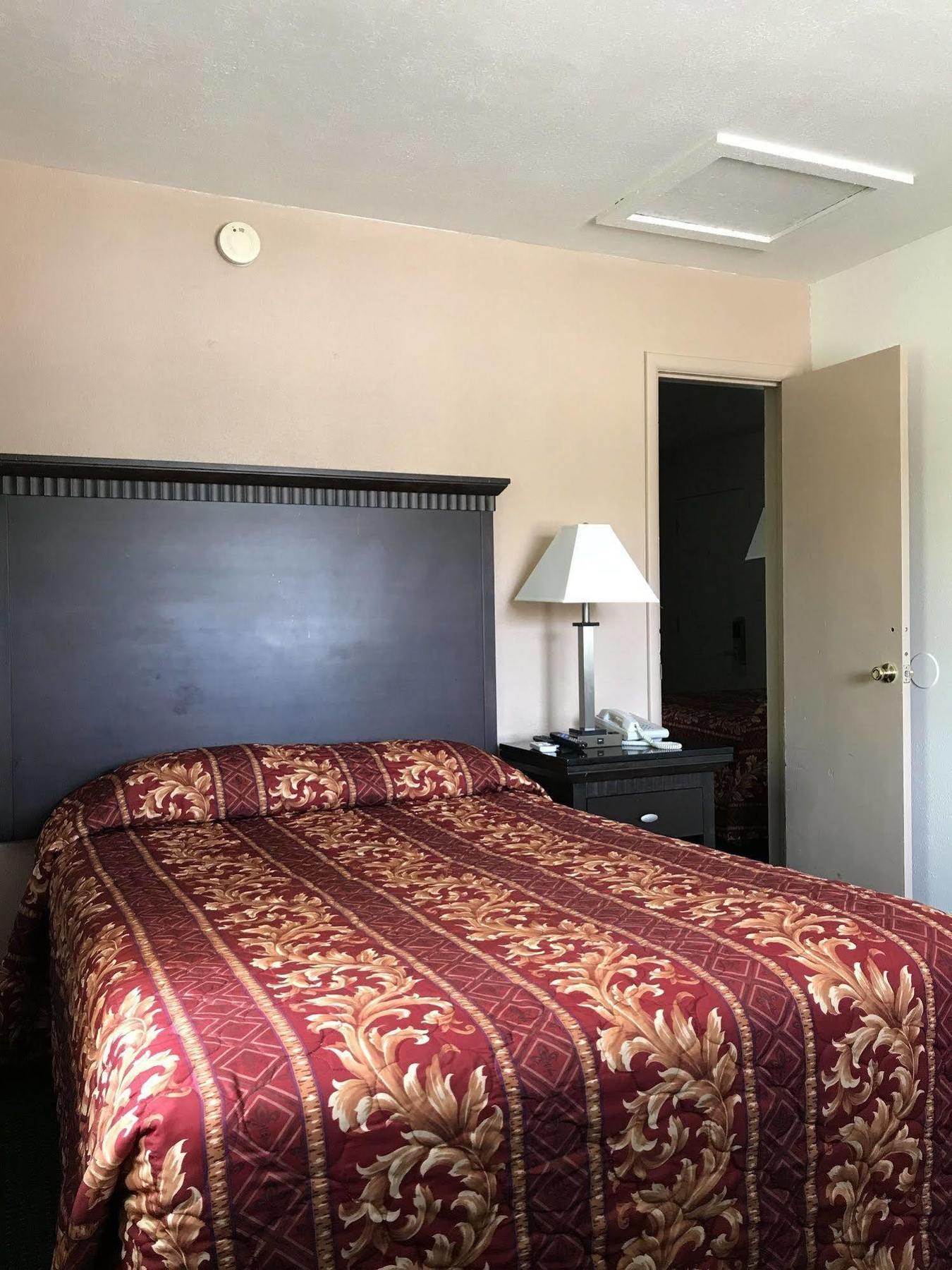Town House Motel Weed